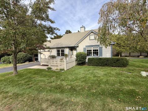 2 Meetinghouse Lane East Lyme CT 06357