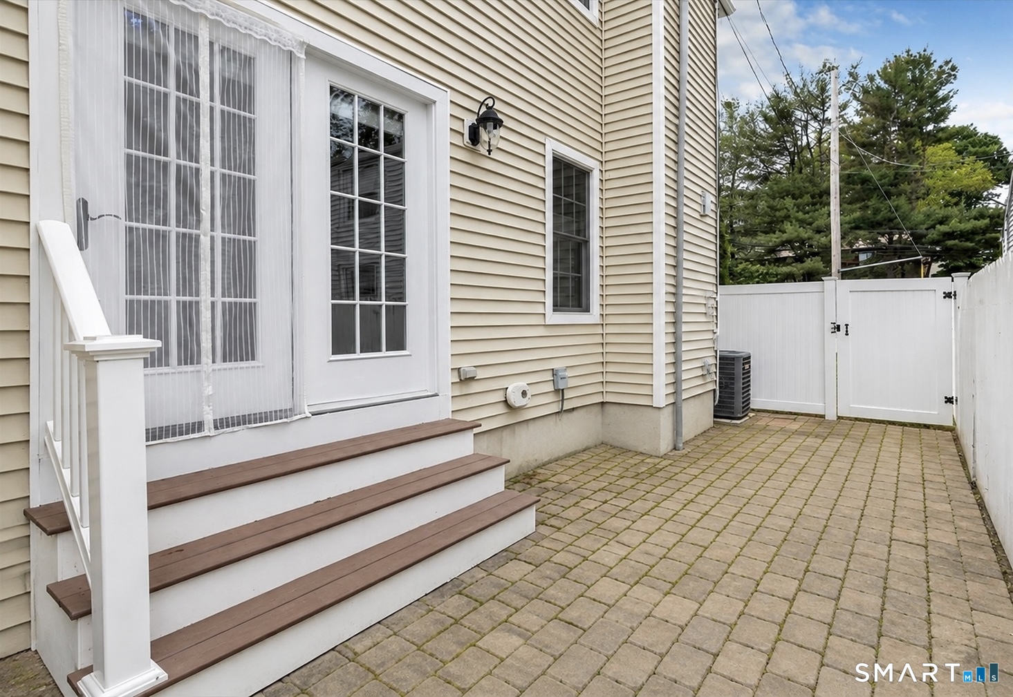 331 Knapps Highway Fairfield CT 06825