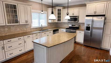 331 Knapps Highway Fairfield CT 06825