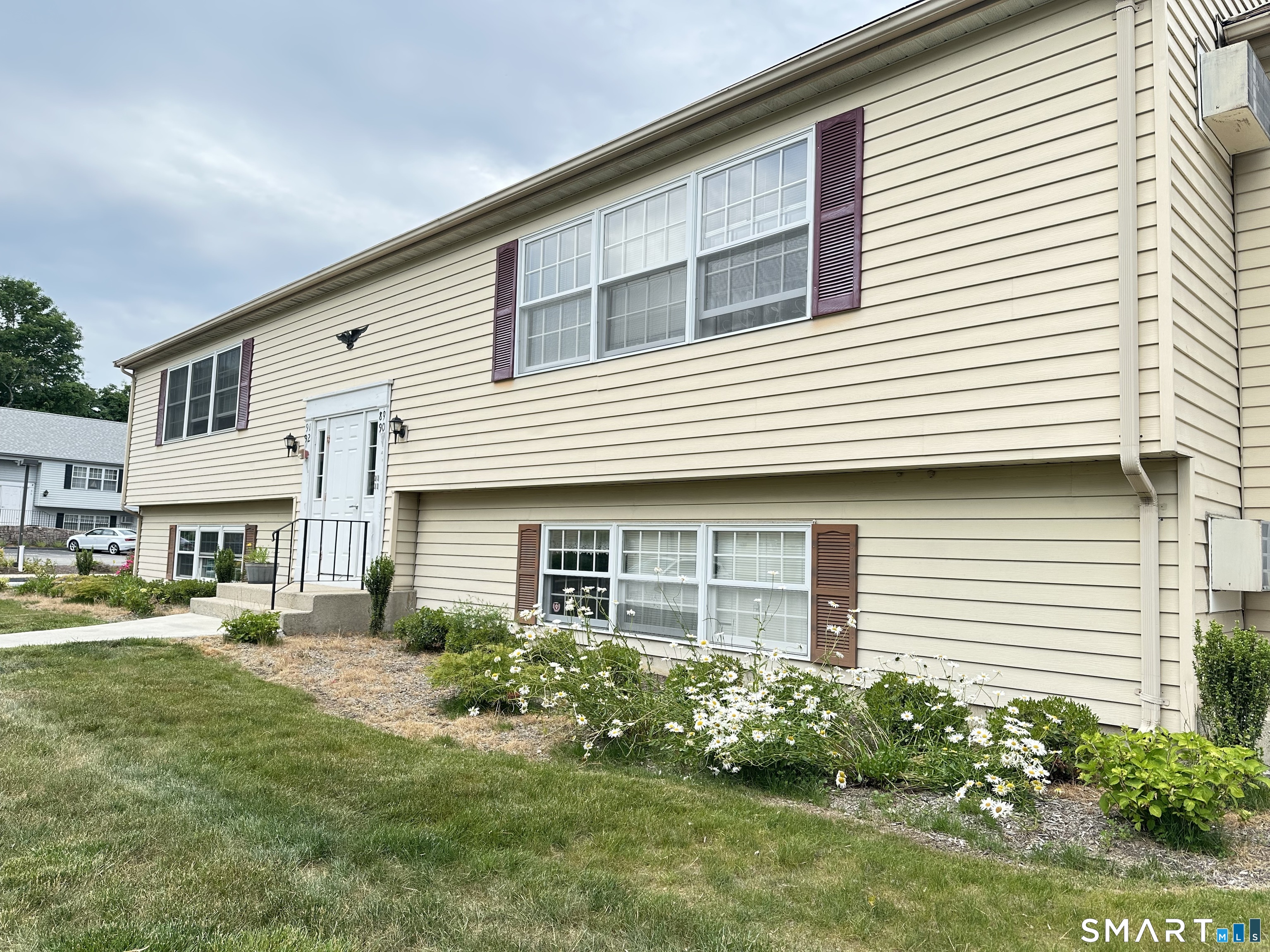 92 Founders Village Clinton CT 06413