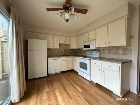 92 Founders Village Clinton CT 06413