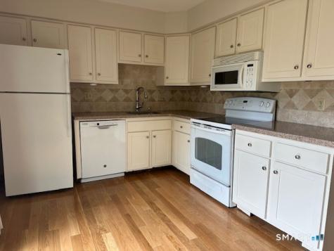 92 Founders Village Clinton CT 06413