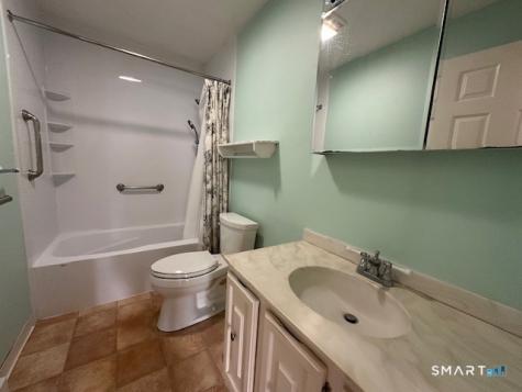92 Founders Village Clinton CT 06413