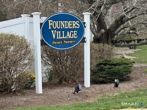 92 Founders Village Clinton CT 06413