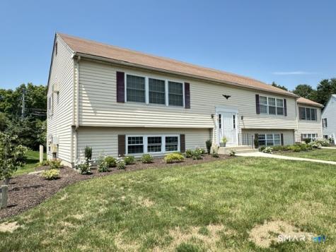 92 Founders Village Clinton CT 06413