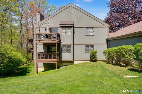 135 Heatherwood Drive Brookfield CT 06804