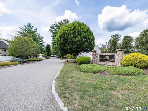 75 Willow Springs New Milford CT 06776