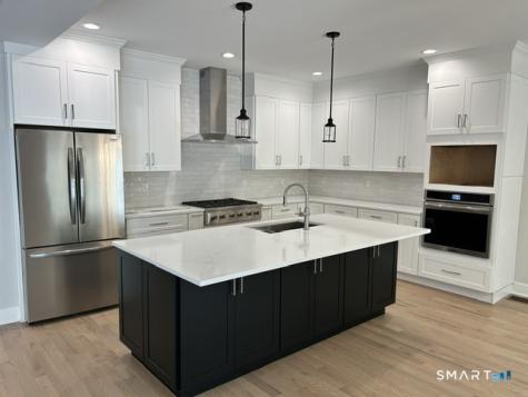 12 Village Circle Guilford CT 06437