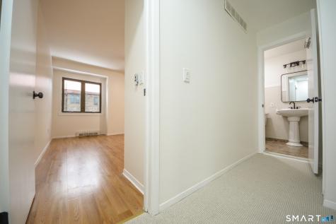 32 Towne House Road Hamden CT 06514