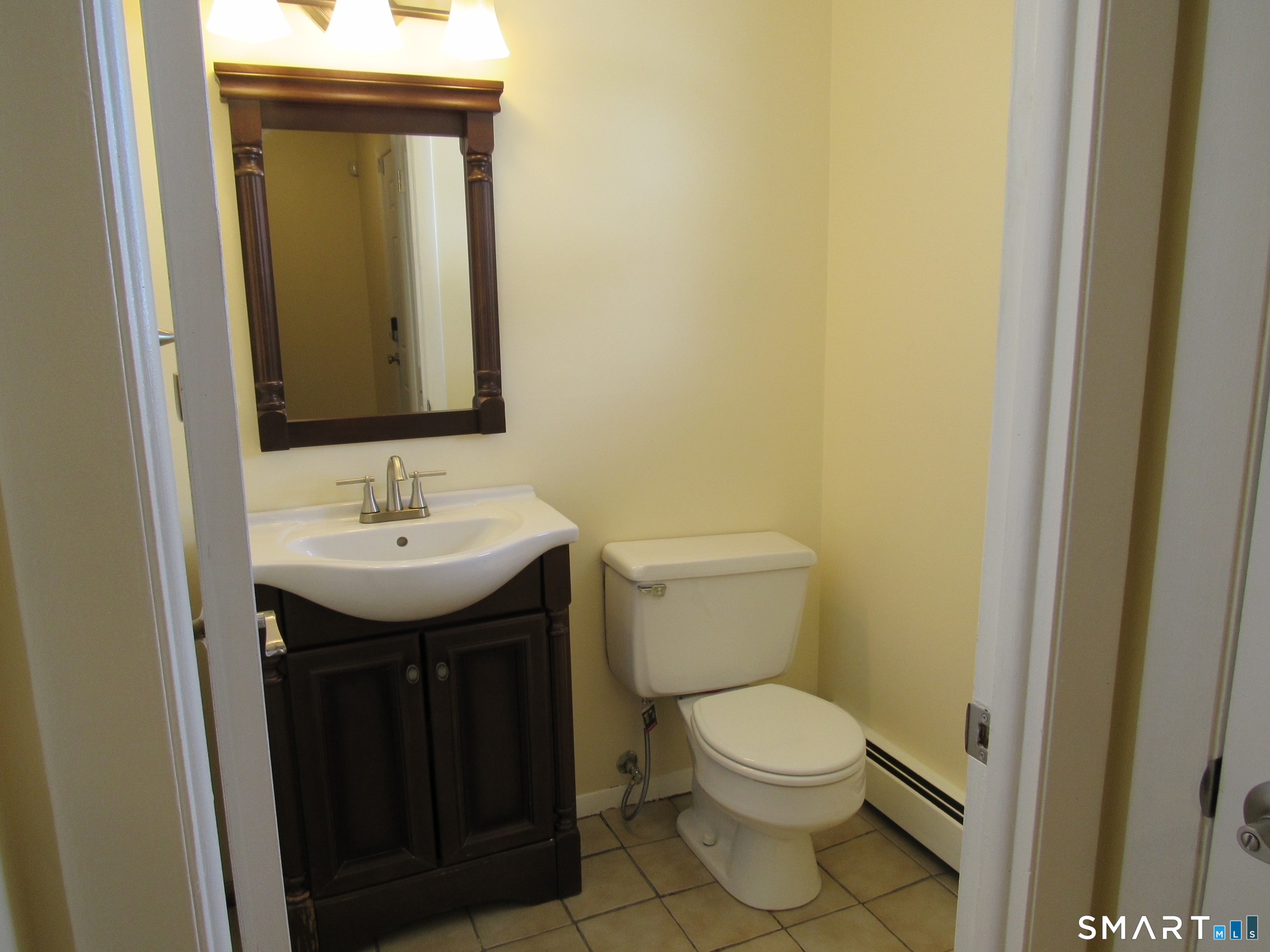138 Williamstown Court Newington CT 06111