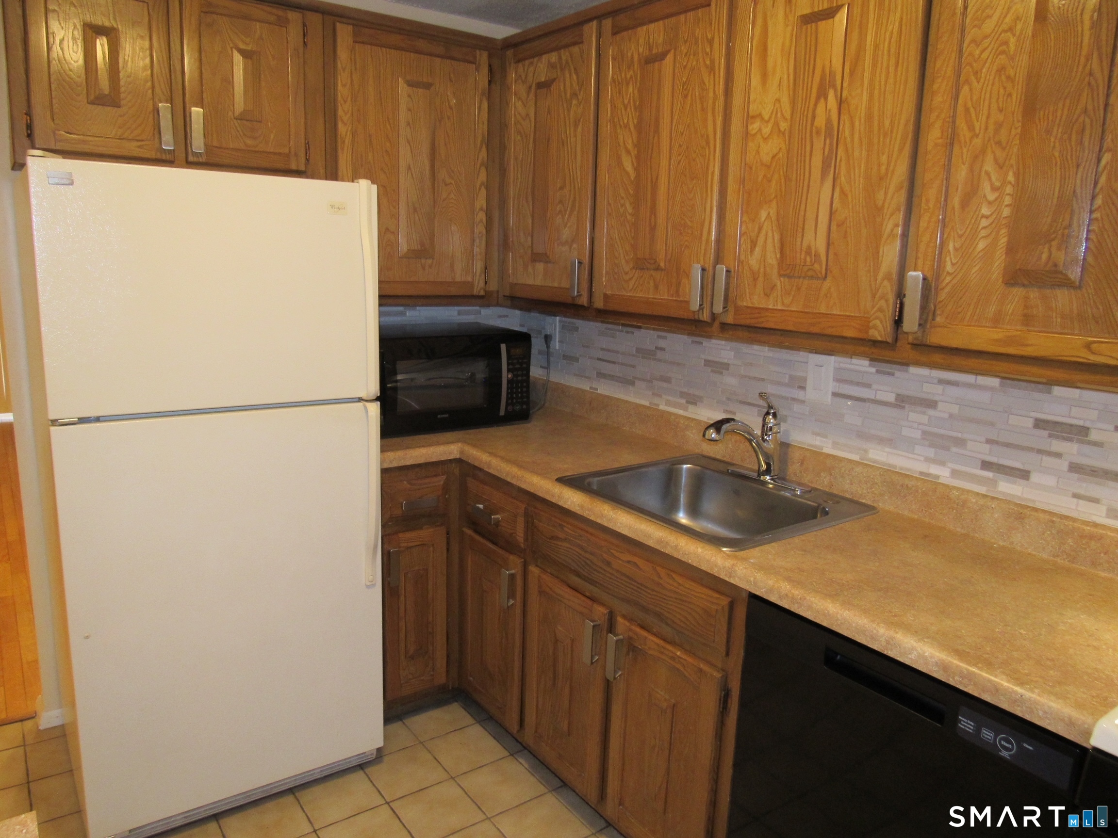 138 Williamstown Court Newington CT 06111