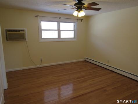 138 Williamstown Court Newington CT 06111