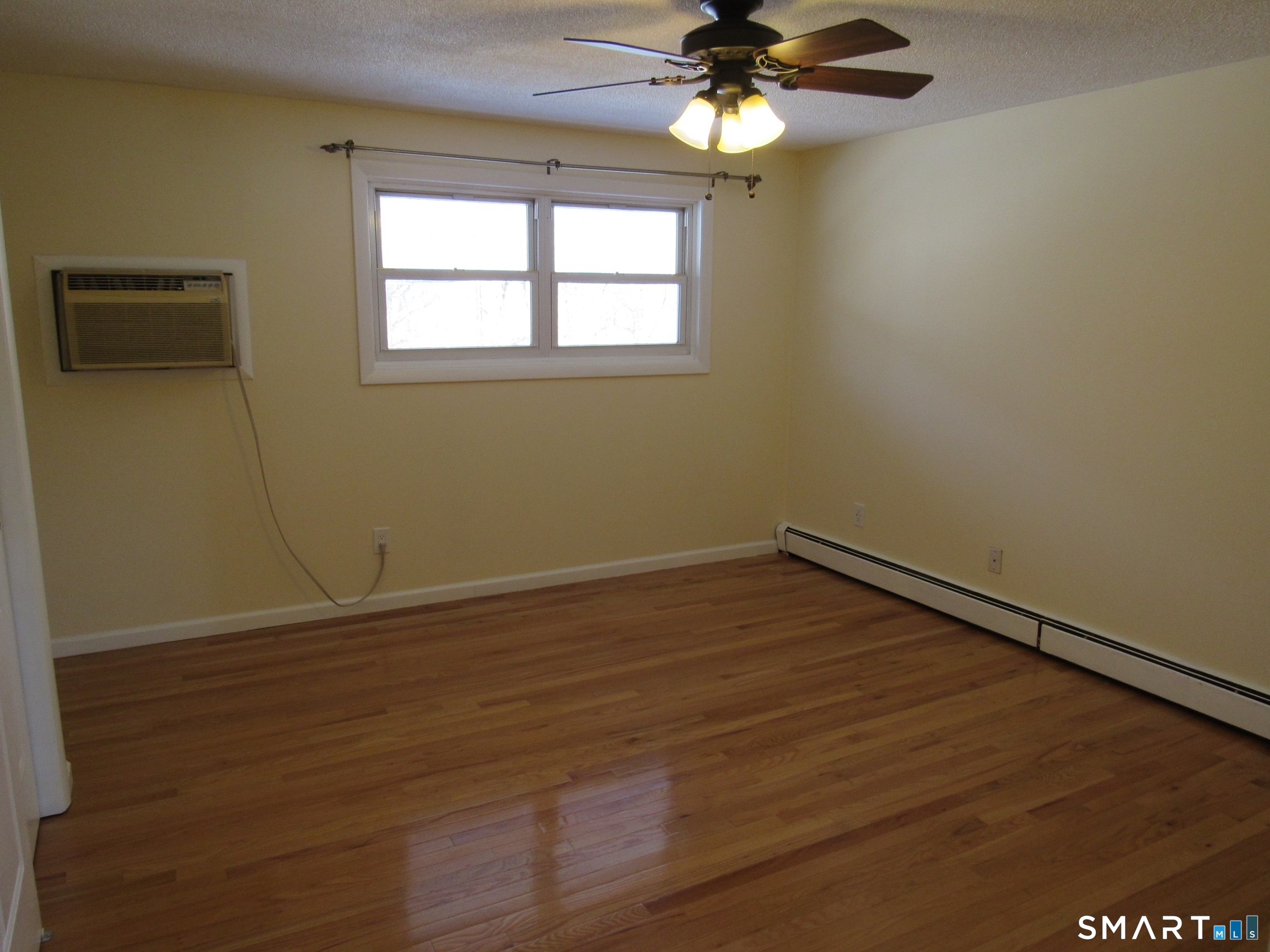 138 Williamstown Court Newington CT 06111