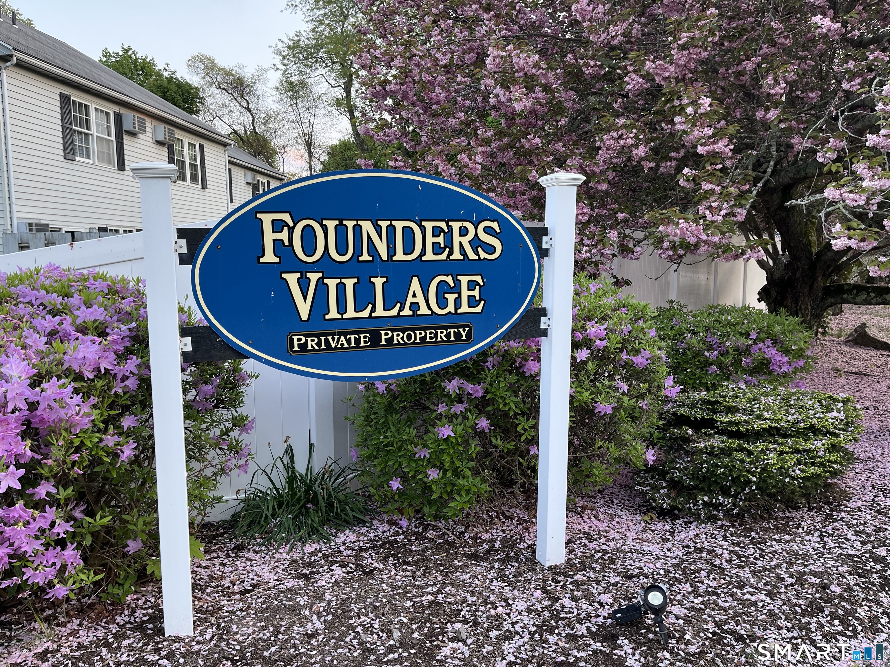18 Founders Village Clinton CT 06413