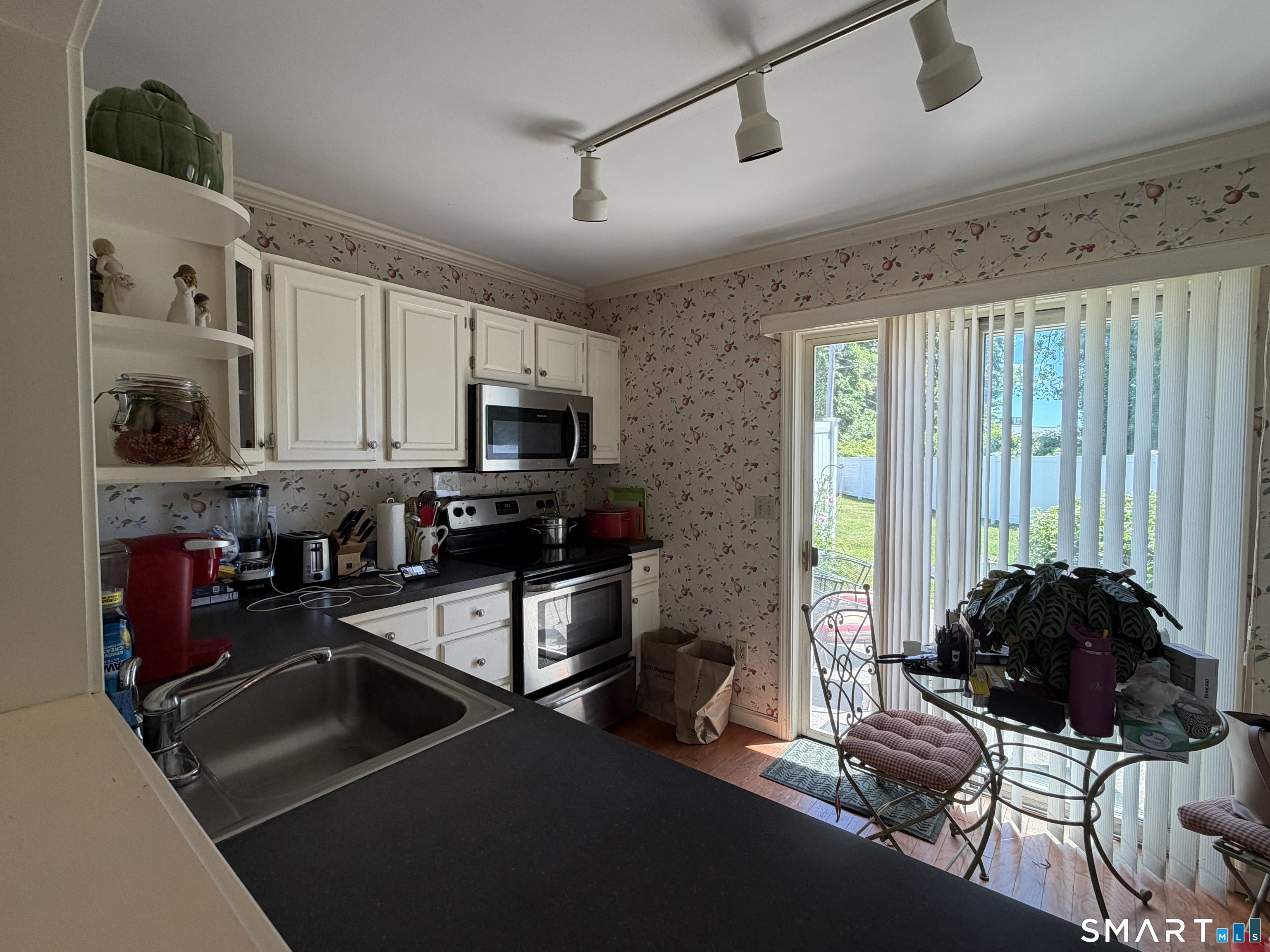 20 Plymouth Court Clinton CT 06413
