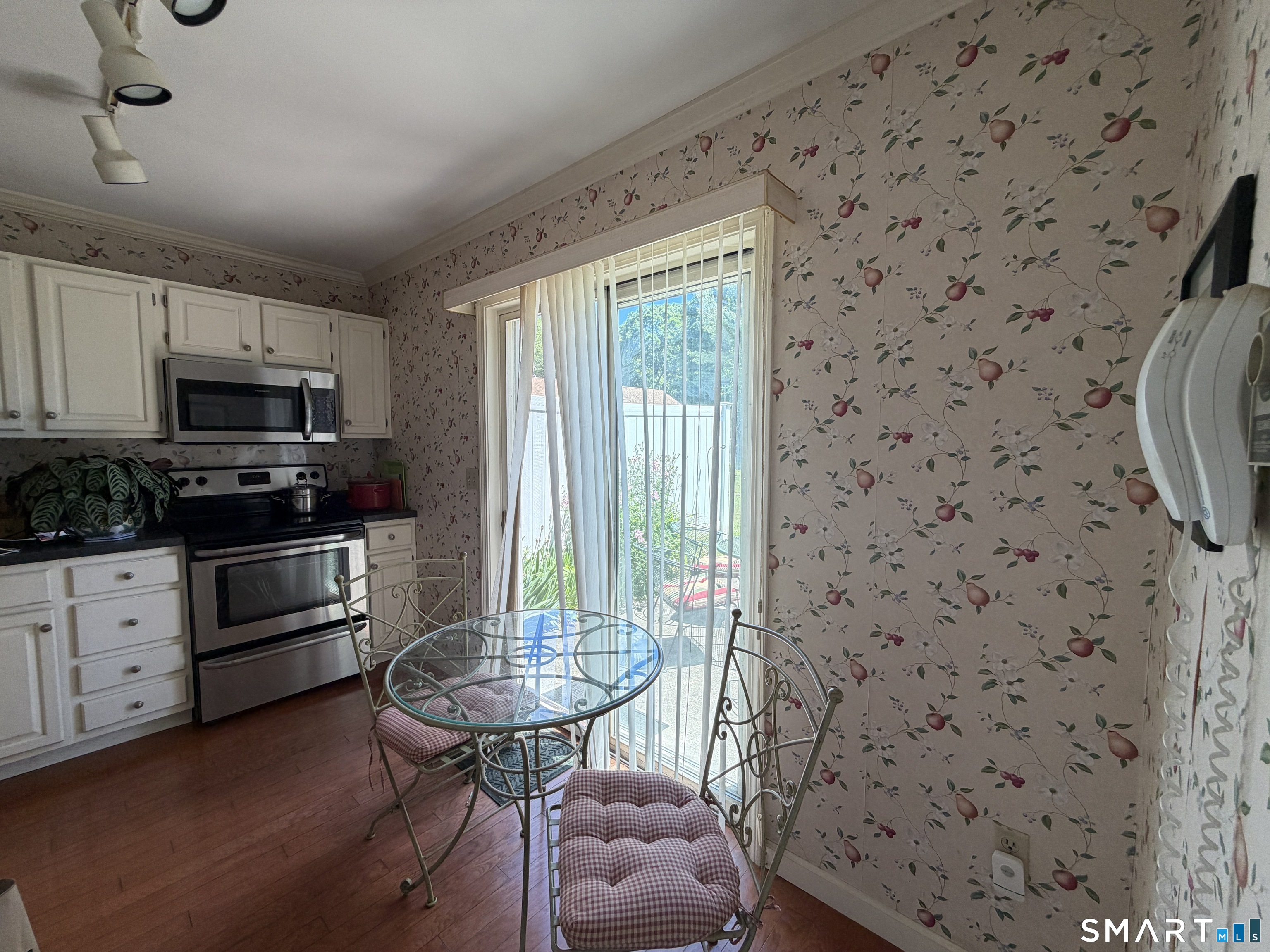 20 Plymouth Court Clinton CT 06413