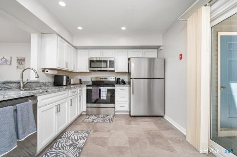 39 Manorwood Drive Branford CT 06405