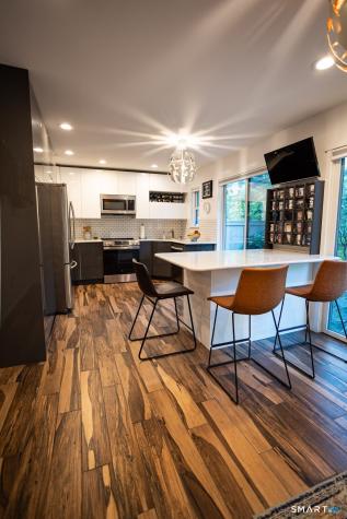 3 Walnut Lane Avon CT 06001