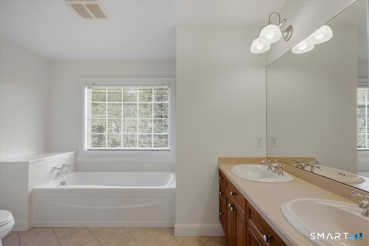 35 Maura Lane Danbury CT 06810