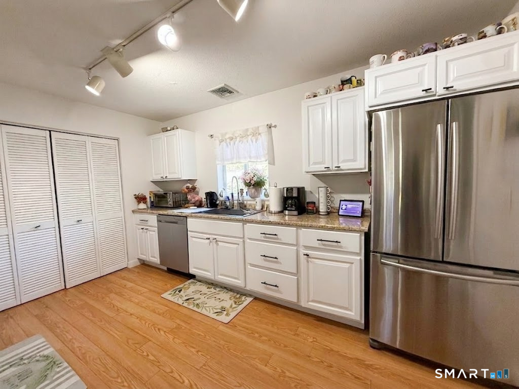 1 Partridge Court Simsbury CT 06070