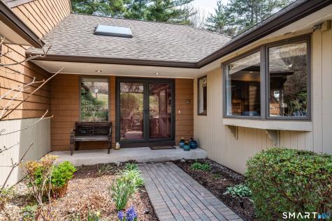 28 Cary Lane Bloomfield CT 06002