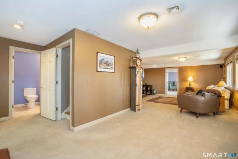 28 Cary Lane Bloomfield CT 06002