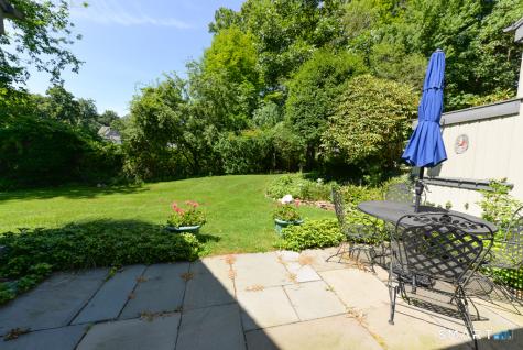 895 Heritage Village Southbury CT 06488