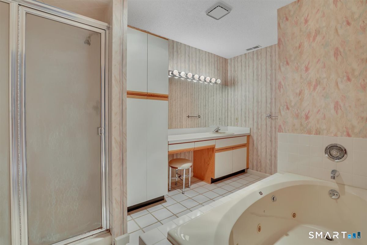 41 Eaton Woods Road Hamden CT 06518