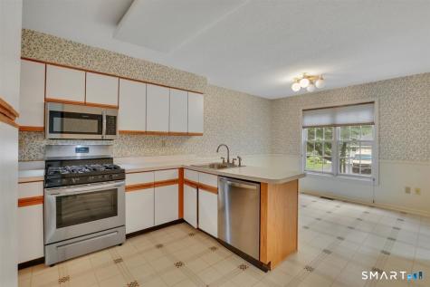 41 Eaton Woods Road Hamden CT 06518