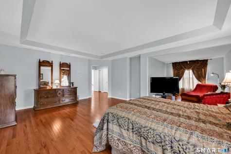 36 Independence Circle Middlebury CT 06762