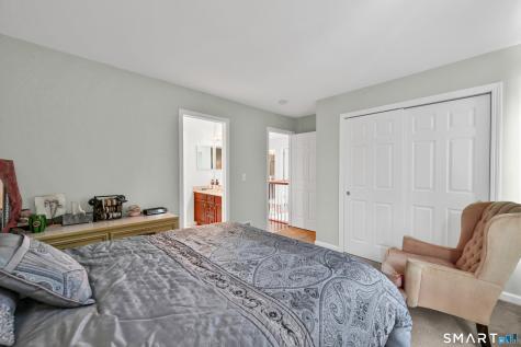 36 Independence Circle Middlebury CT 06762