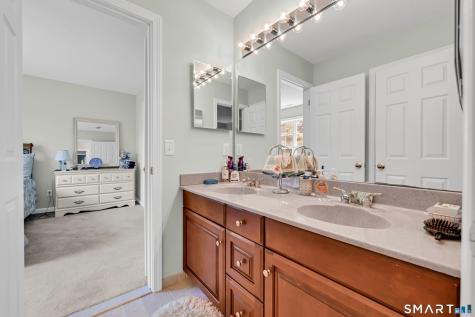 36 Independence Circle Middlebury CT 06762