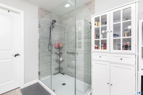 6 Gillette Way Bristol CT 06010
