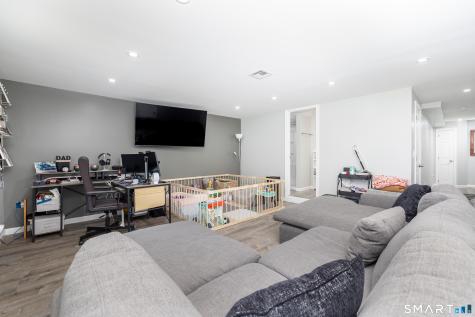 6 Gillette Way Bristol CT 06010