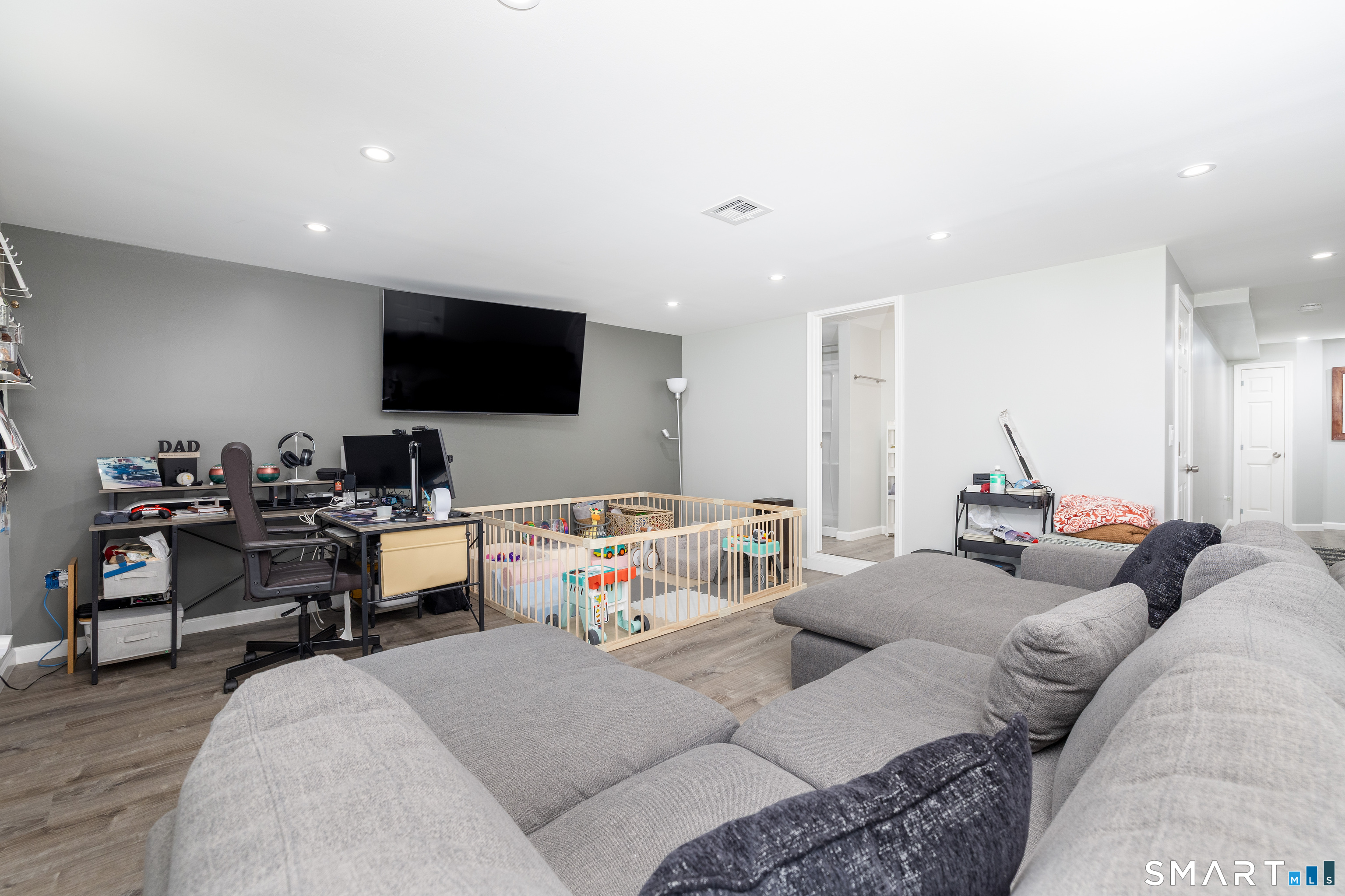 6 Gillette Way Bristol CT 06010