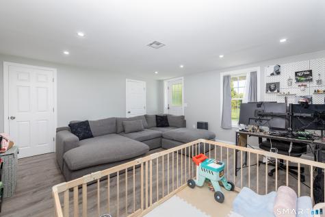 6 Gillette Way Bristol CT 06010
