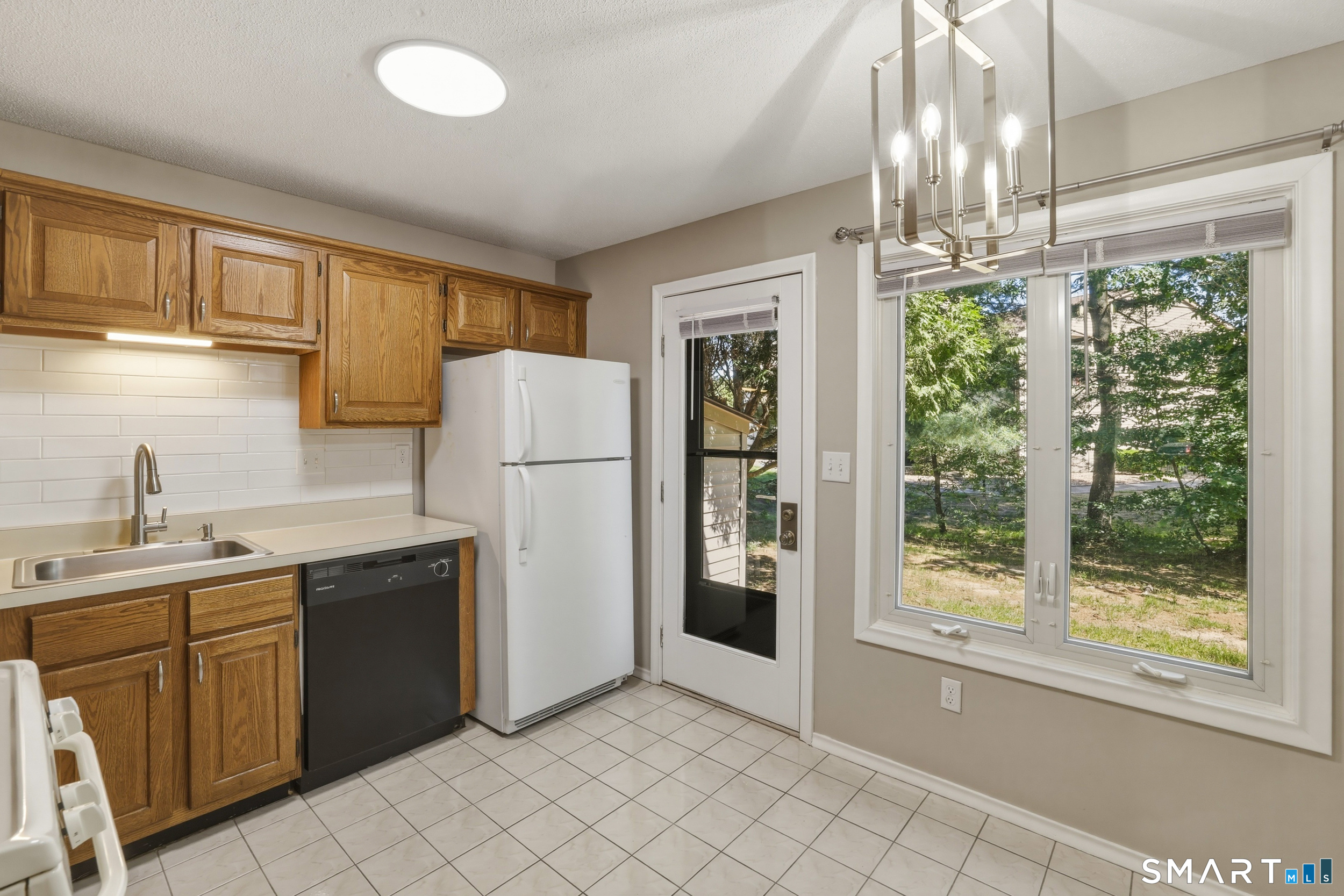 42 Apple Hill Newington CT 06111