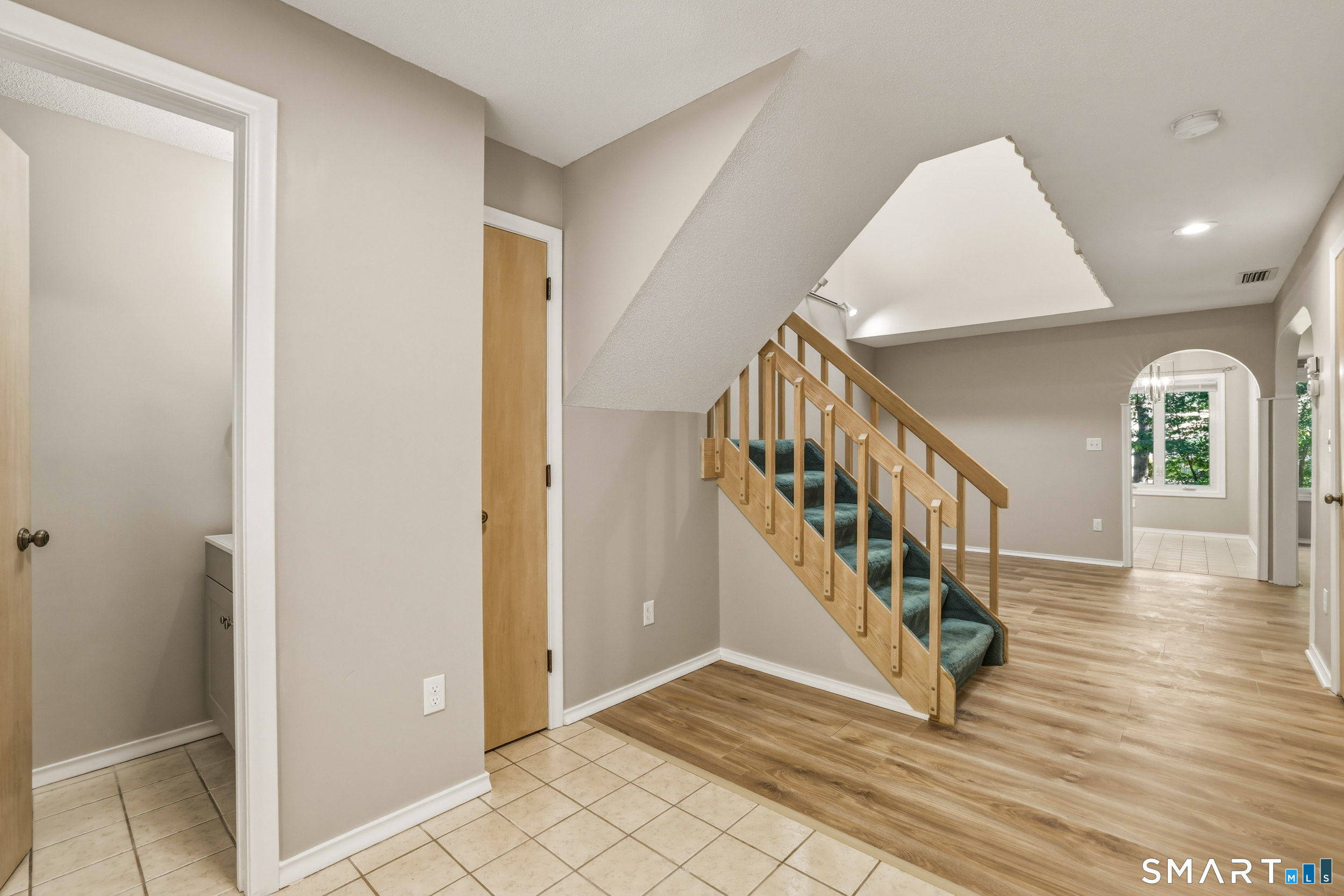 42 Apple Hill Newington CT 06111
