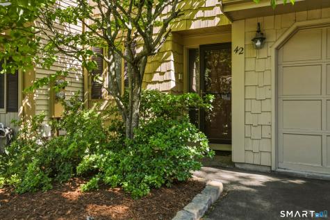 42 Apple Hill Newington CT 06111