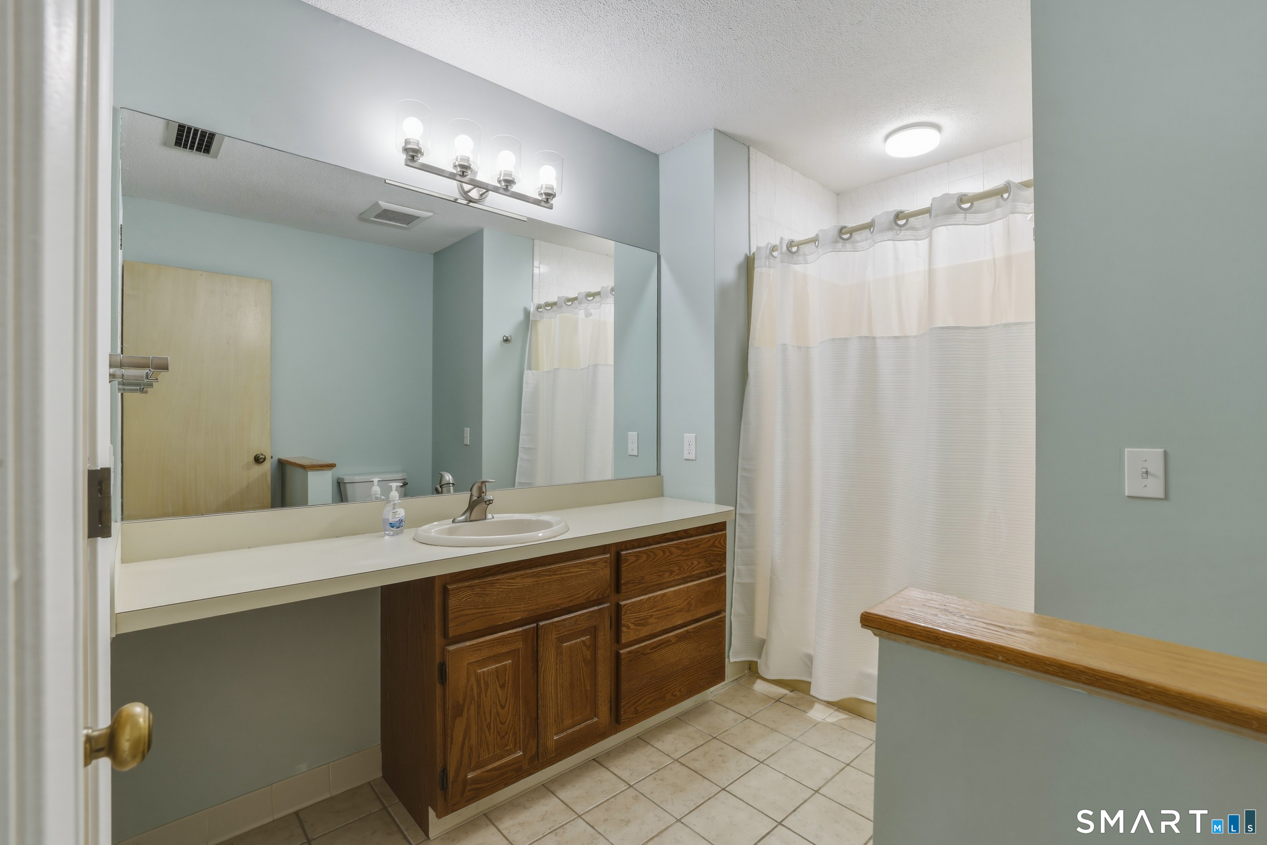 42 Apple Hill Newington CT 06111