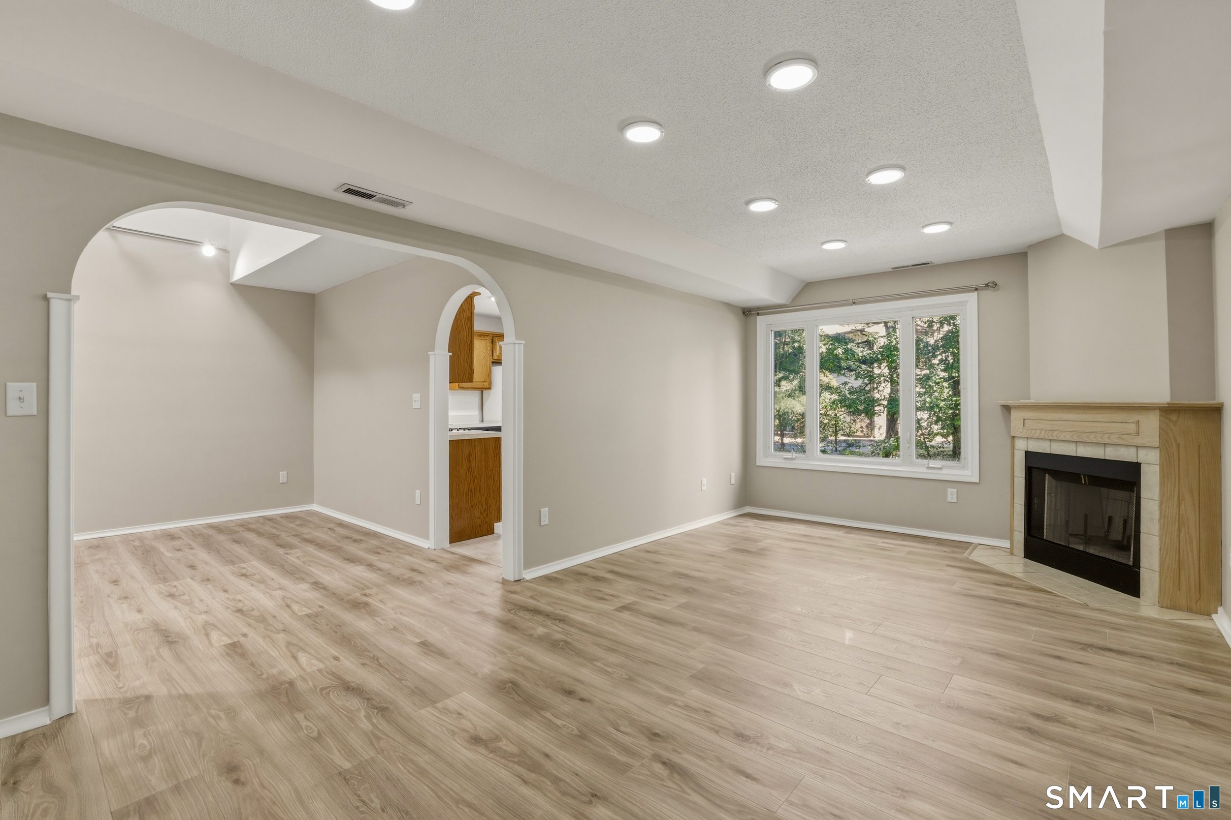 42 Apple Hill Newington CT 06111