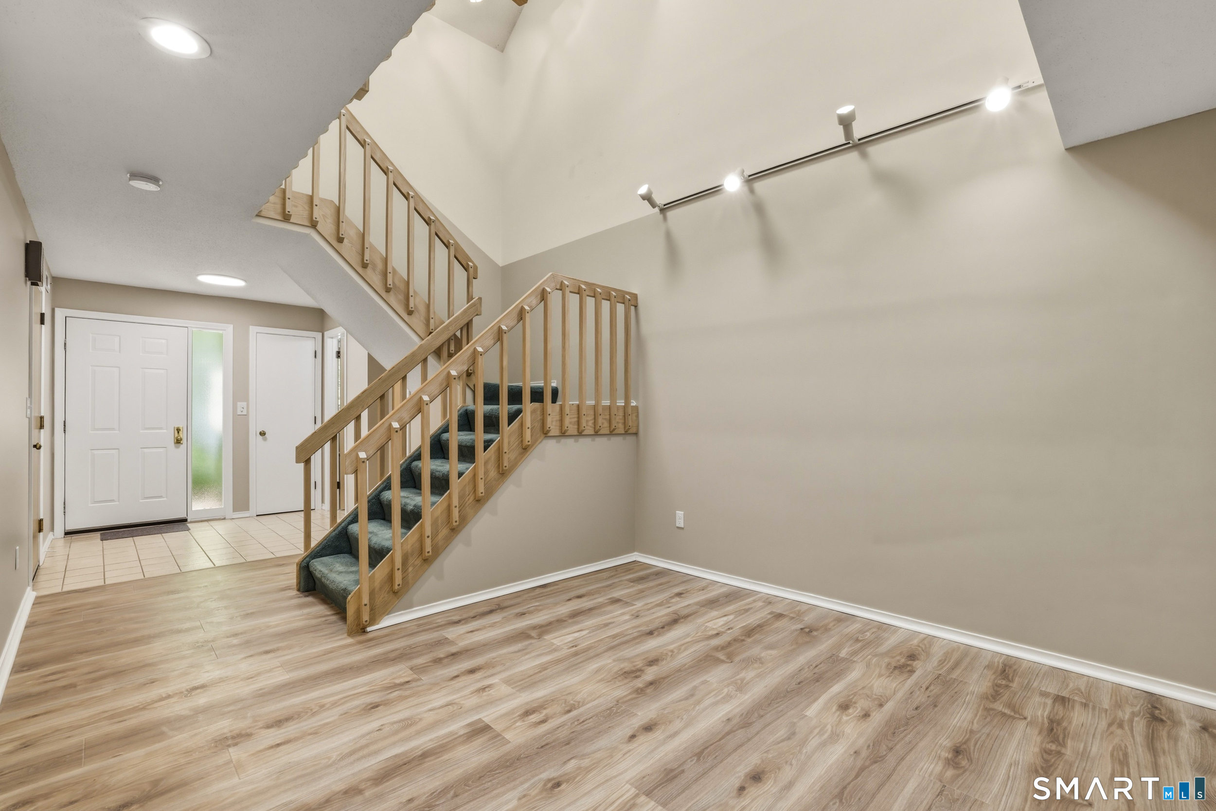42 Apple Hill Newington CT 06111