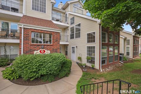 93 Carriage Crossing Lane Middletown CT 06457