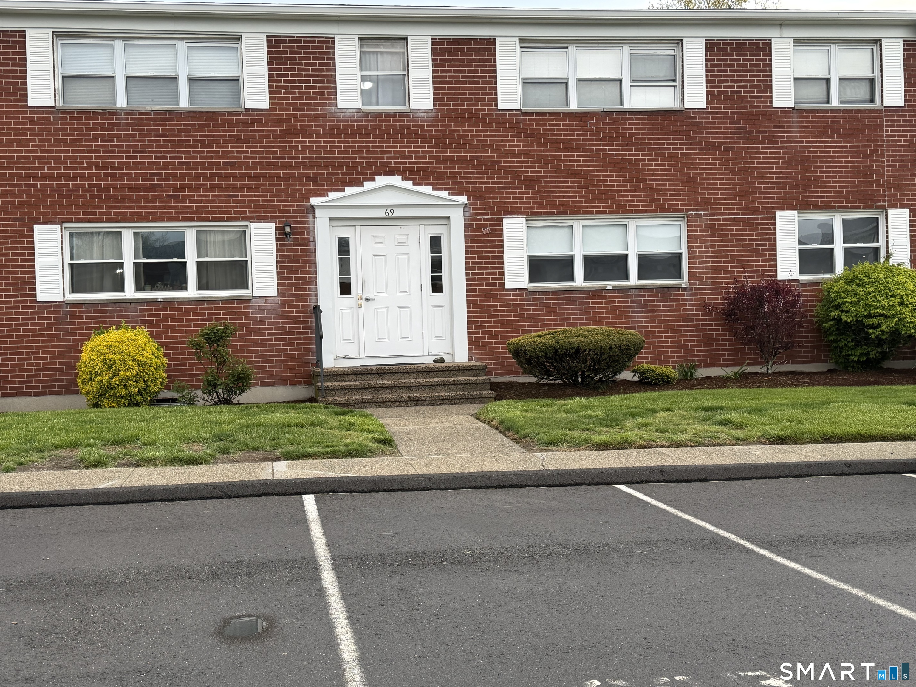 69 East Broadway Milford CT 06460