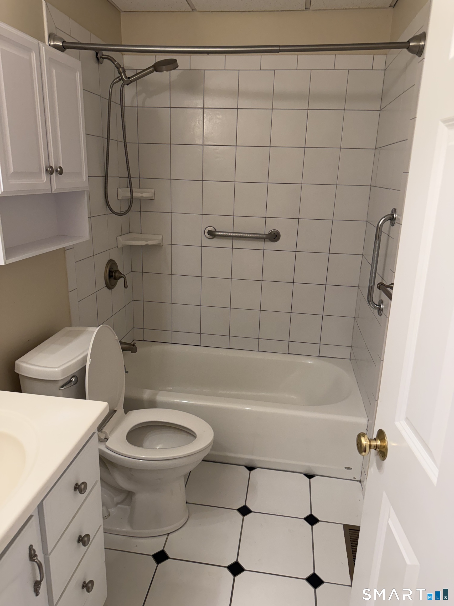 69 East Broadway Milford CT 06460