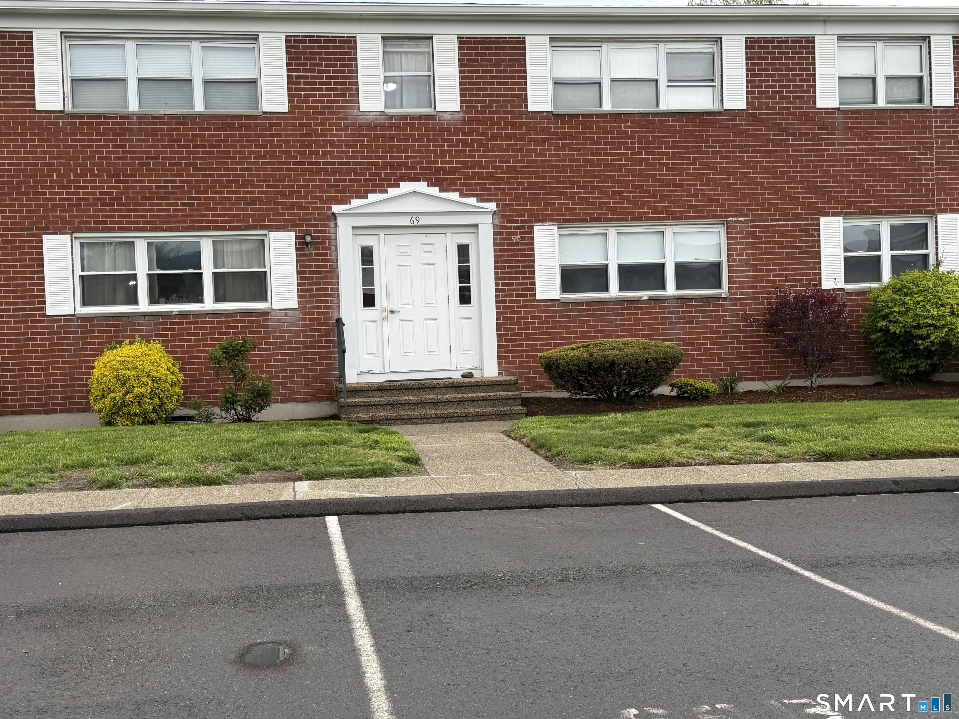 69 East Broadway Milford CT 06460