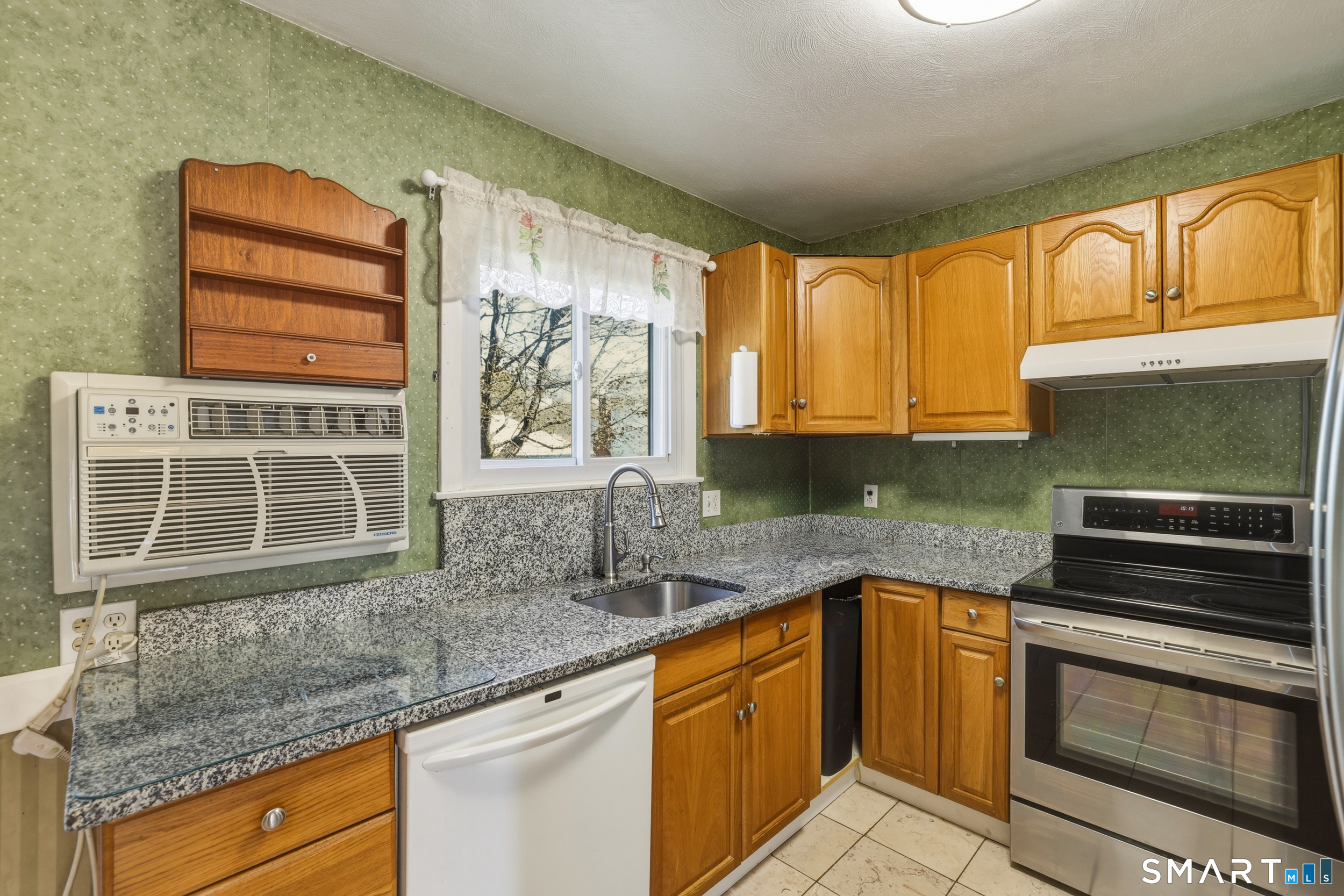 14 Lawton Road Manchester CT 06040
