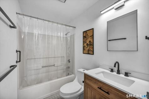 111 Dekoven Drive Middletown CT 06457