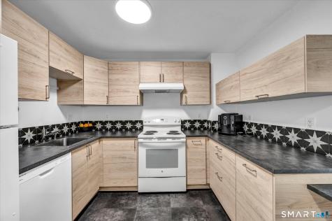 111 Dekoven Drive Middletown CT 06457