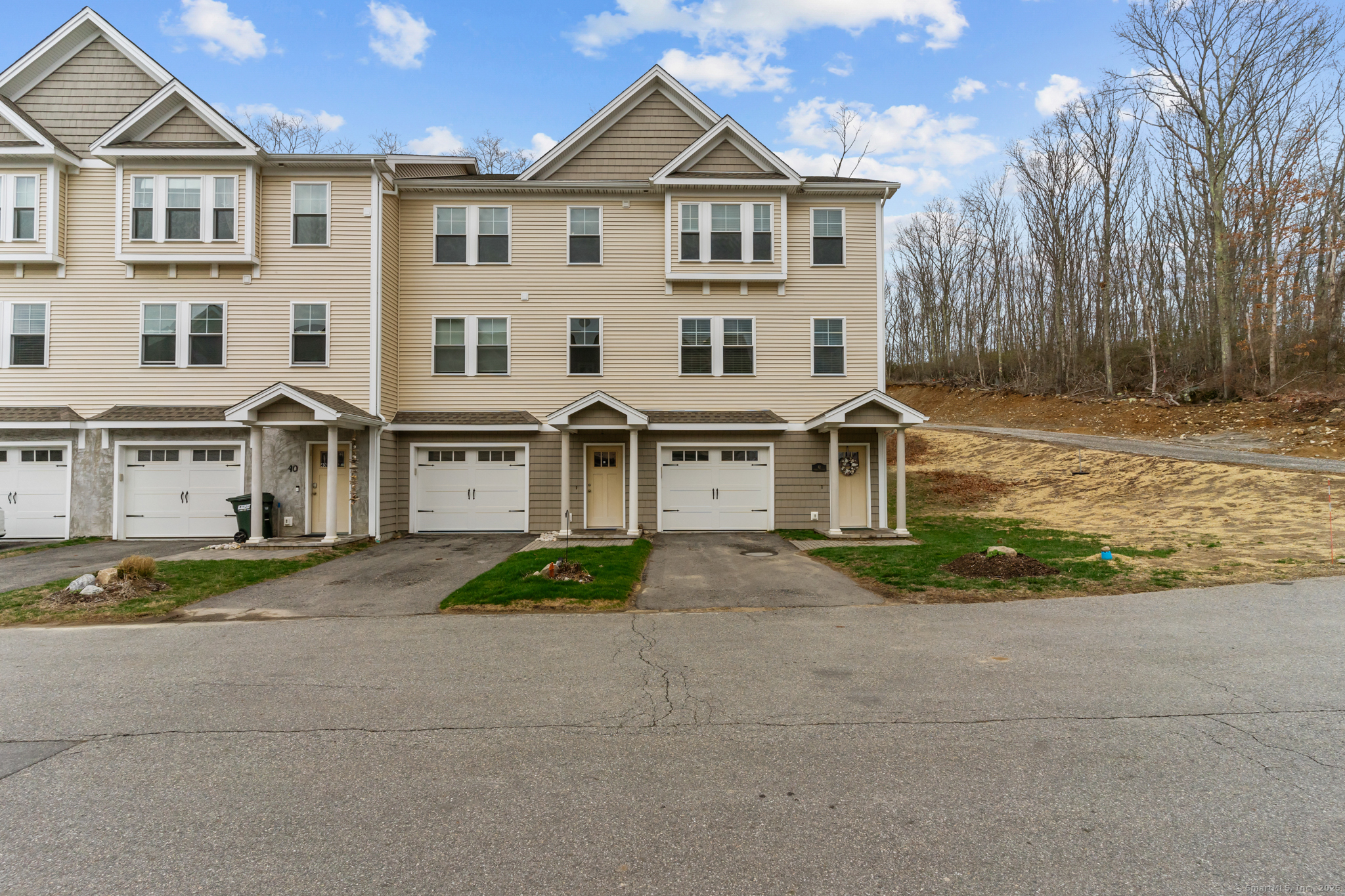 42 Village Crossing East Lyme CT 06357